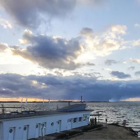 Apartment 1 Bedroom Gorgeous In *