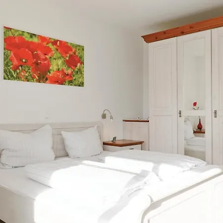 1 Bedroom Gorgeous In Apartment